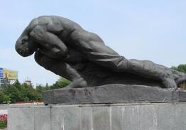 泥塑雕塑的深入塑造過(guò)程