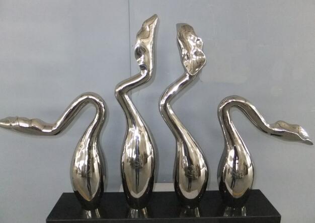 汶川紀念雕塑：讀書(shū)女孩