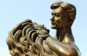 玻璃鋼雕塑多少錢(qián)