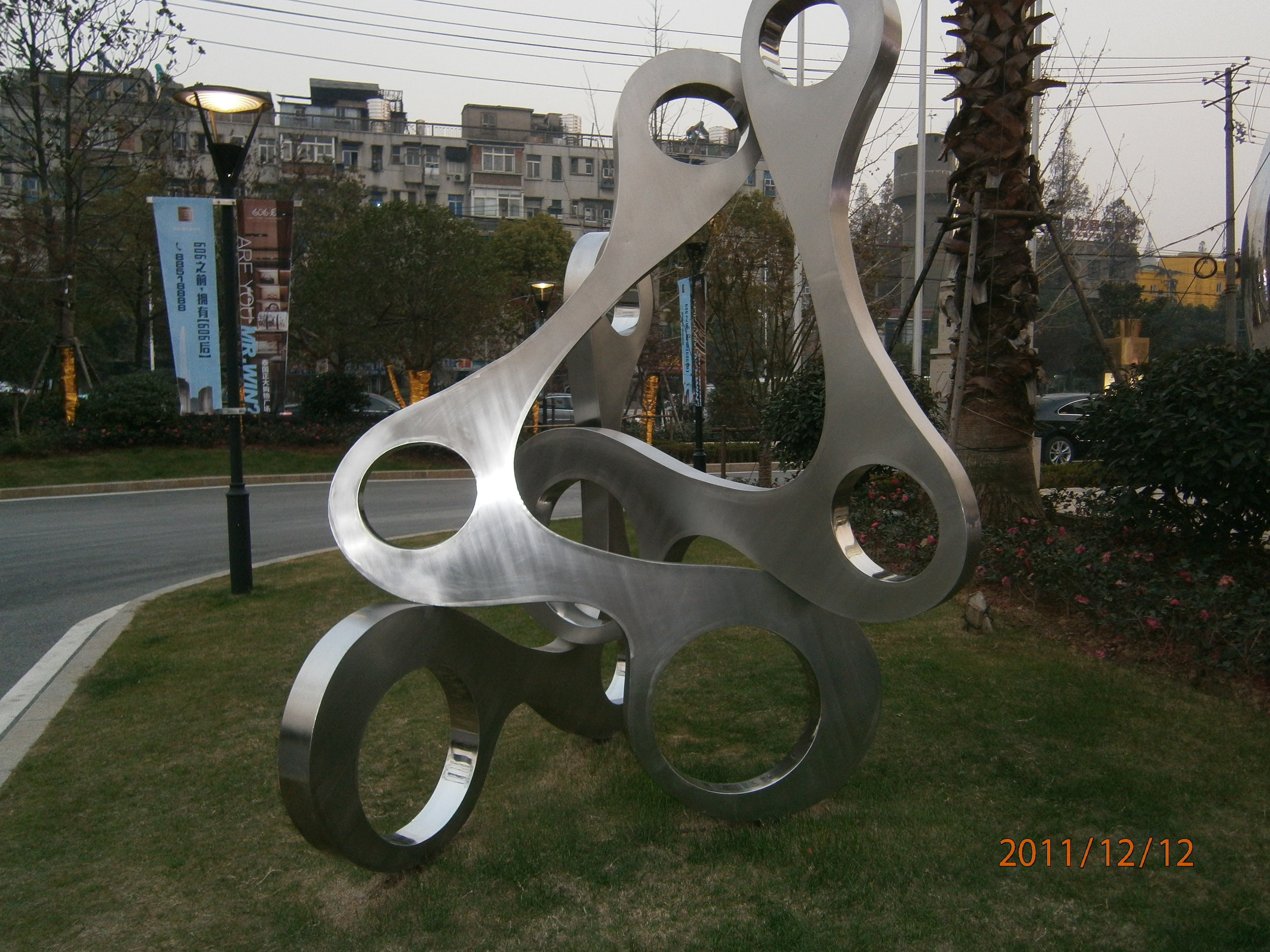 宏偉大氣的城市不銹鋼雕塑