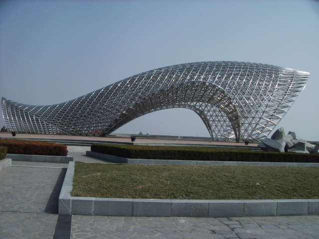 不銹鋼雕塑在焊接的過(guò)程中需要注意的細節