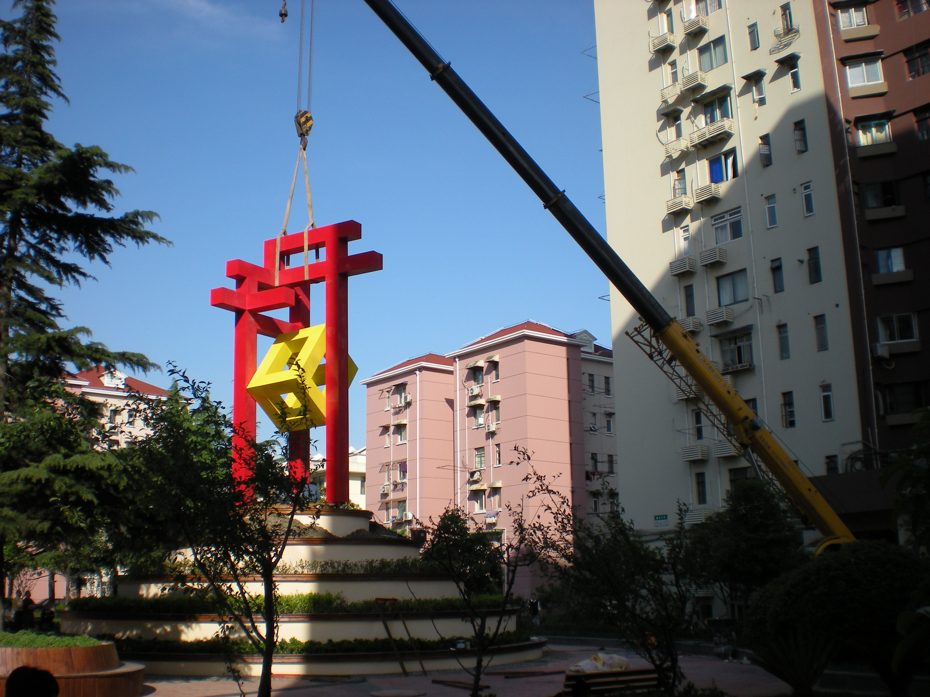 不銹鋼人物雕塑的如何進(jìn)行保養