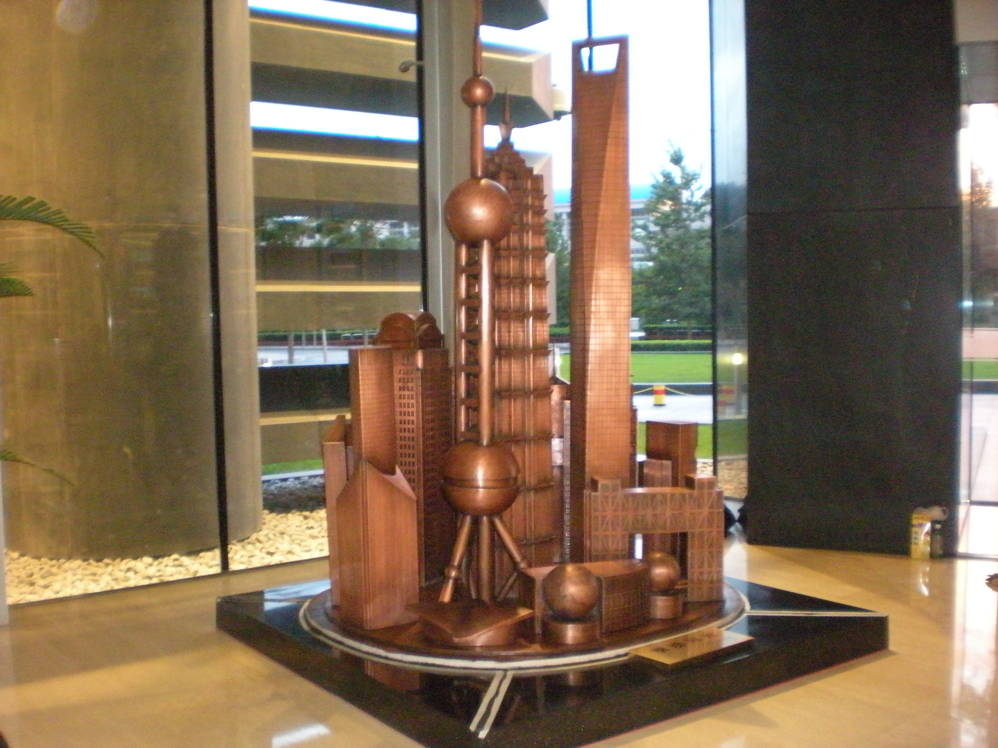 不銹鋼雕塑的空間觀(guān)念。