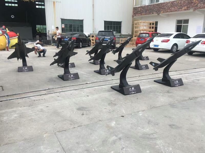 不銹鋼雕塑的發(fā)展。