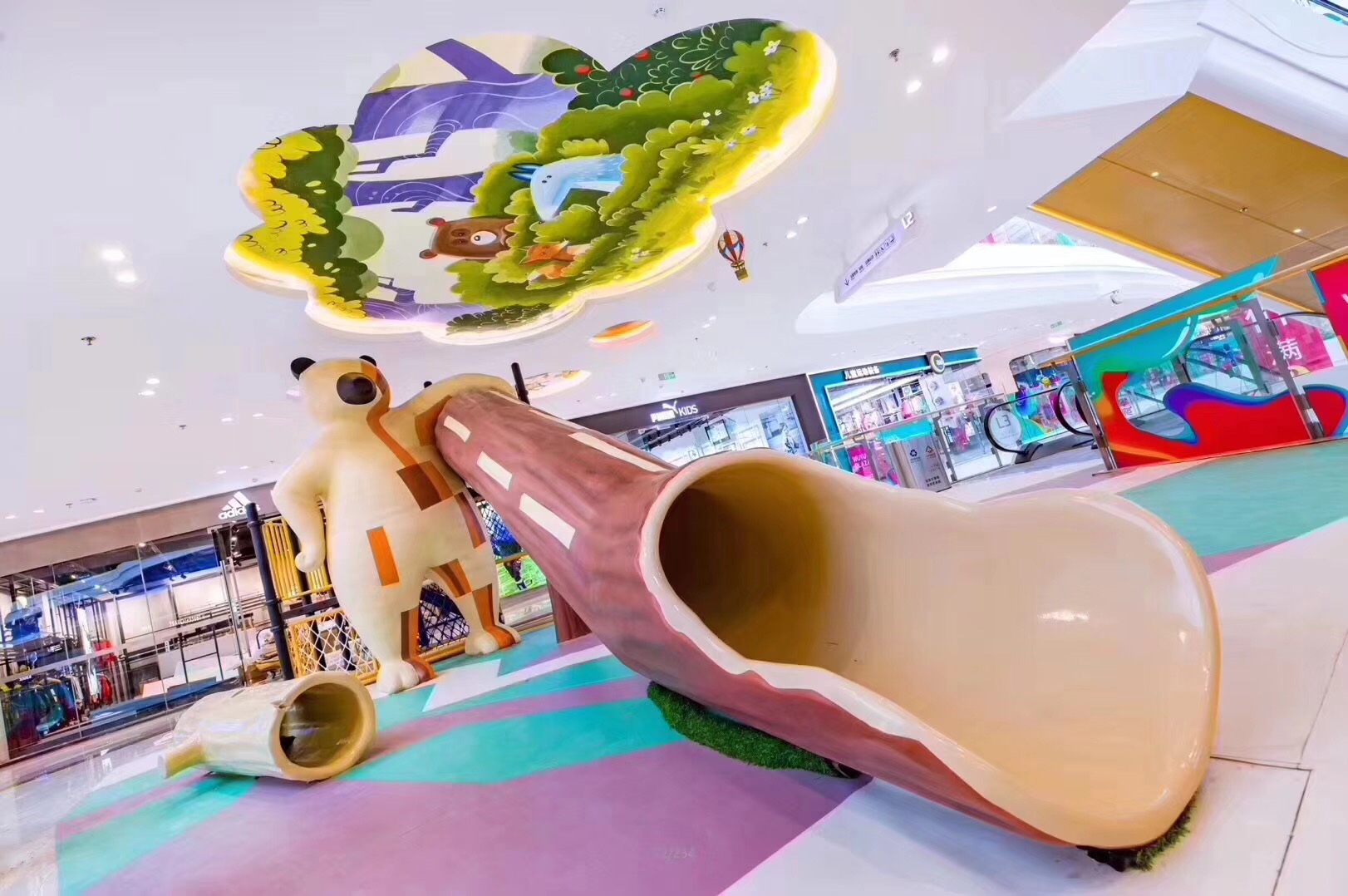 玻璃鋼創(chuàng )意大熊滑梯雕塑 玻璃鋼創(chuàng )意大熊滑梯雕塑