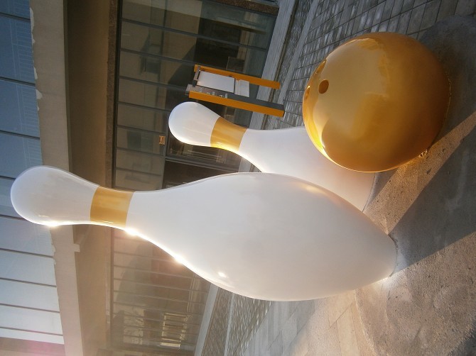 璃鋼雕塑的主要性能有哪些 璃鋼雕塑的主要性能有哪些