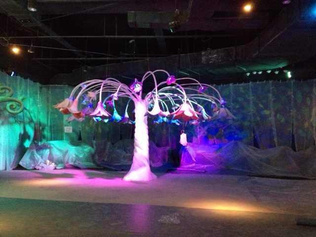 什么是玻璃鋼雕塑？