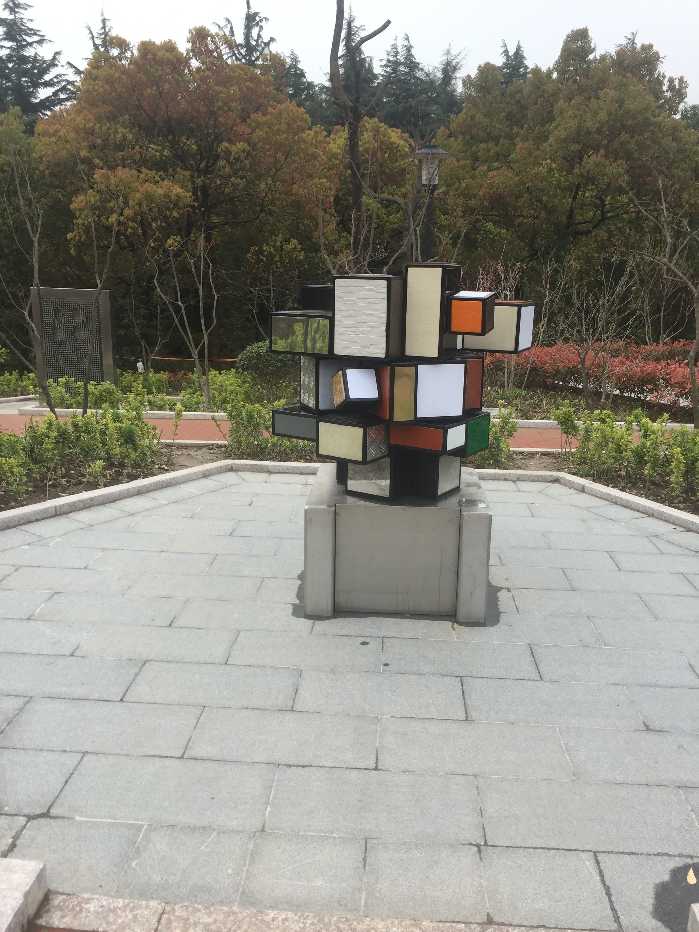 室外不銹鋼雕塑可以在冬天施工嗎?