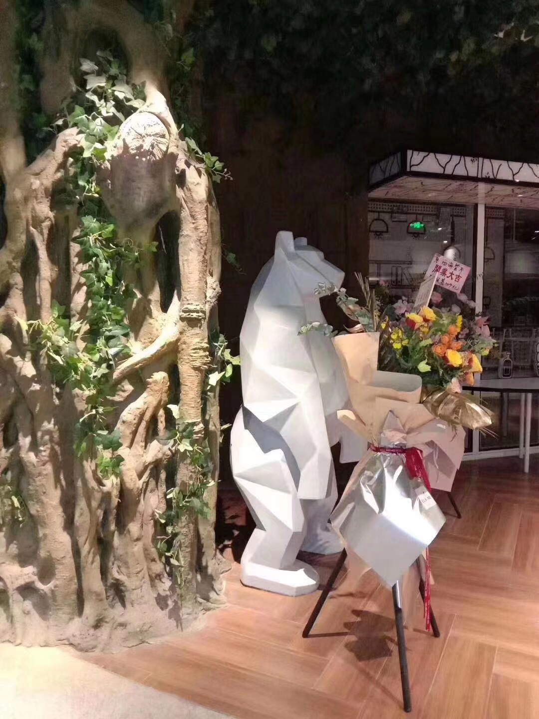 工藝玻璃鋼雕塑的種類(lèi)？