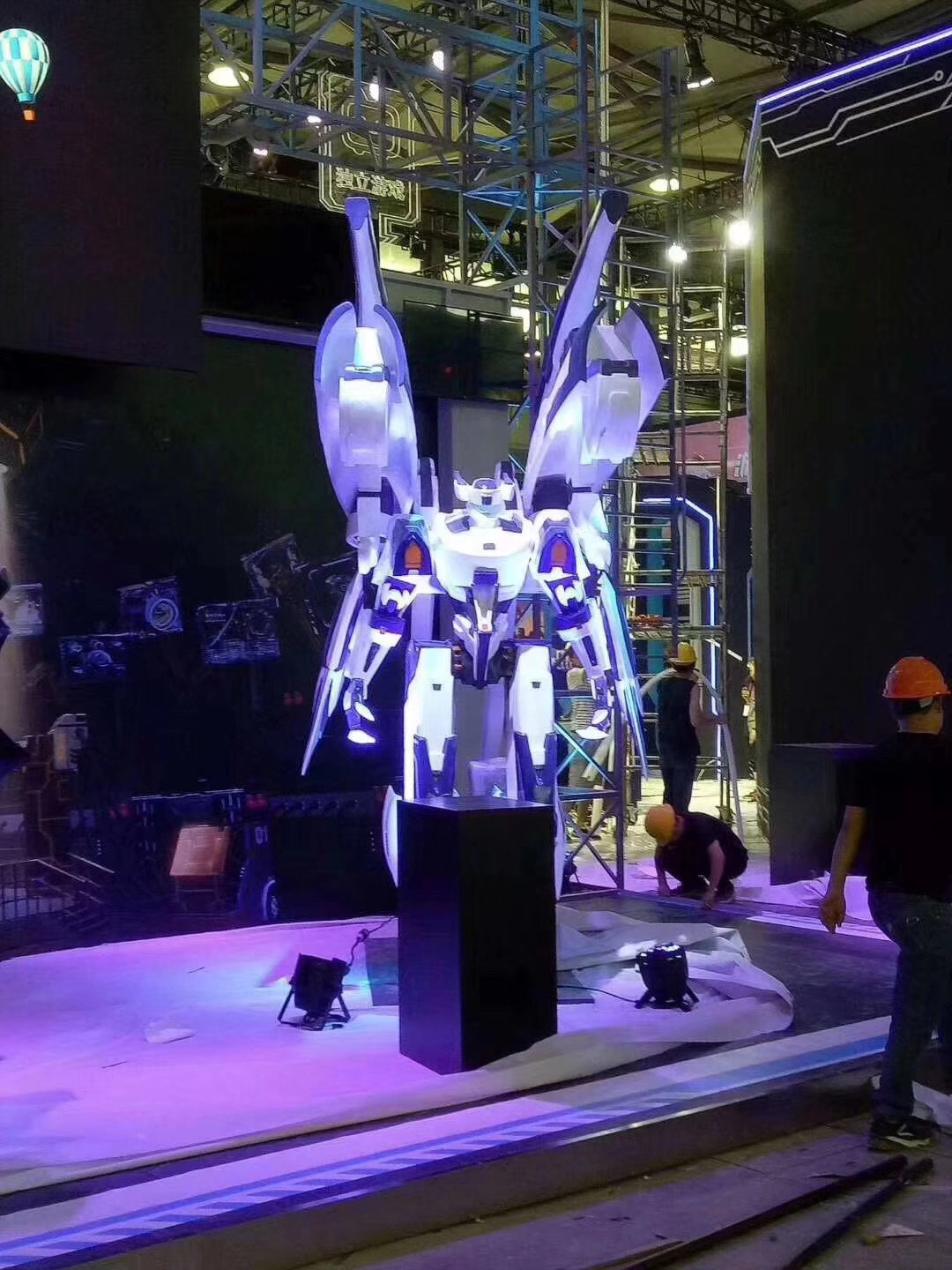 不銹鋼雕塑是如何制作出來(lái)的？