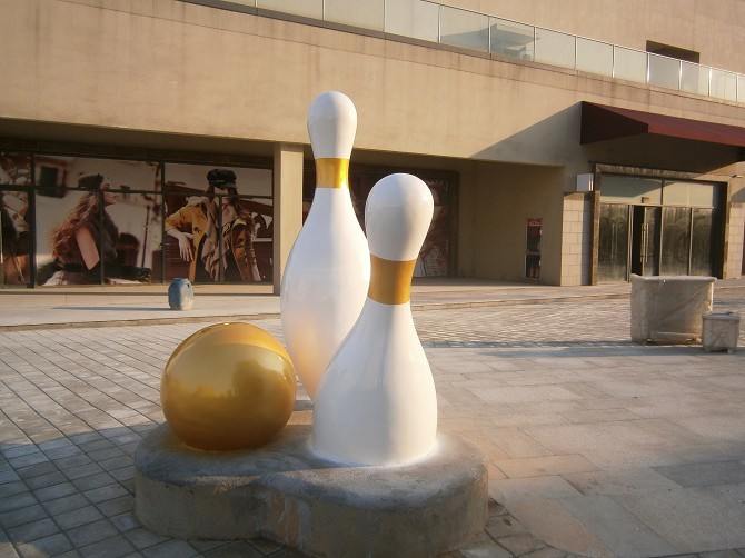 彩色不銹鋼雕塑有哪些特點(diǎn)？